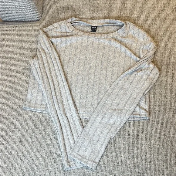 Cropped Ribbed Sweaters - Picture 2 of 3